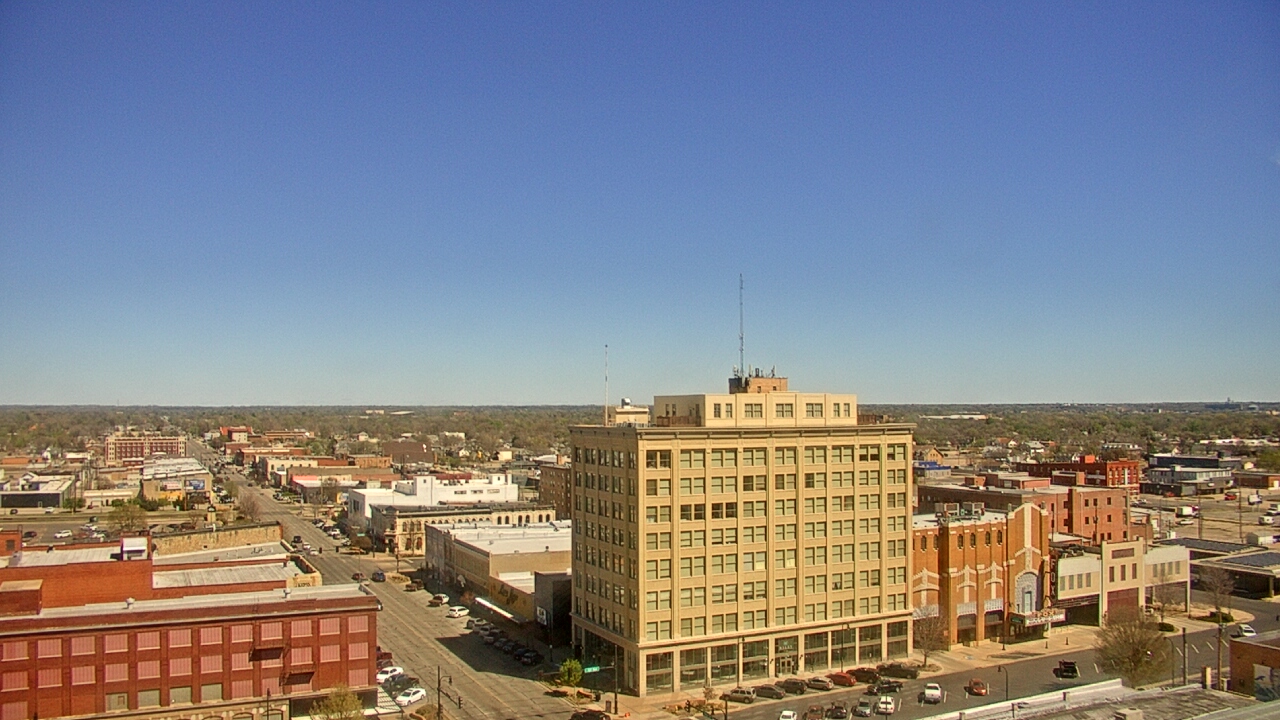 Thumbnail for current weather camera view from First National Bank-Hutchinson in Hutchinson, Kansas