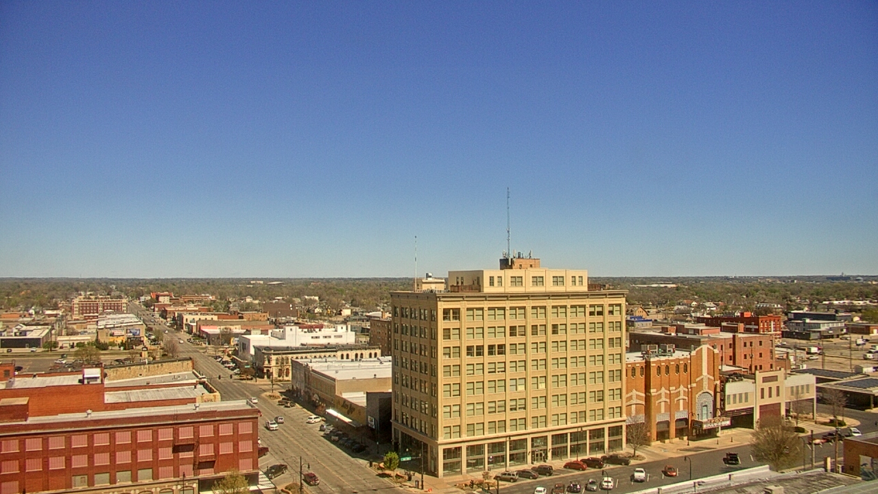 Thumbnail for current weather camera view from First National Bank-Hutchinson in Hutchinson, Kansas