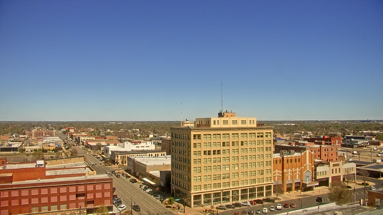 Thumbnail for current weather camera view from First National Bank-Hutchinson in Hutchinson, Kansas