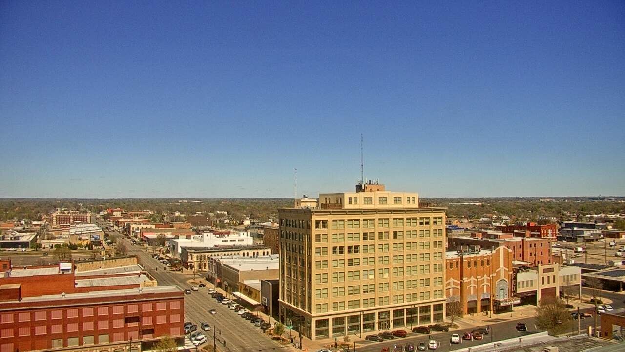 Thumbnail for current weather camera view from First National Bank-Hutchinson in Hutchinson, Kansas