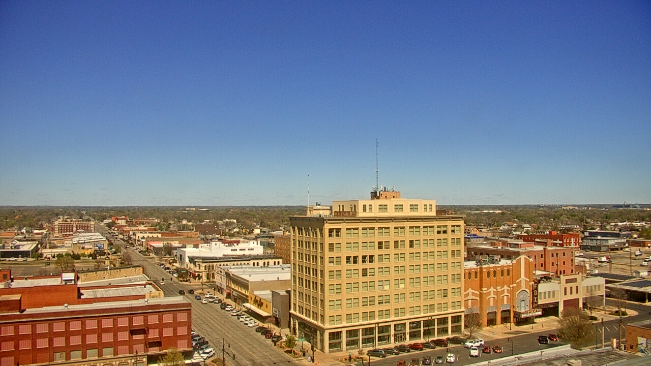 Thumbnail for current weather camera view from First National Bank-Hutchinson in Hutchinson, Kansas