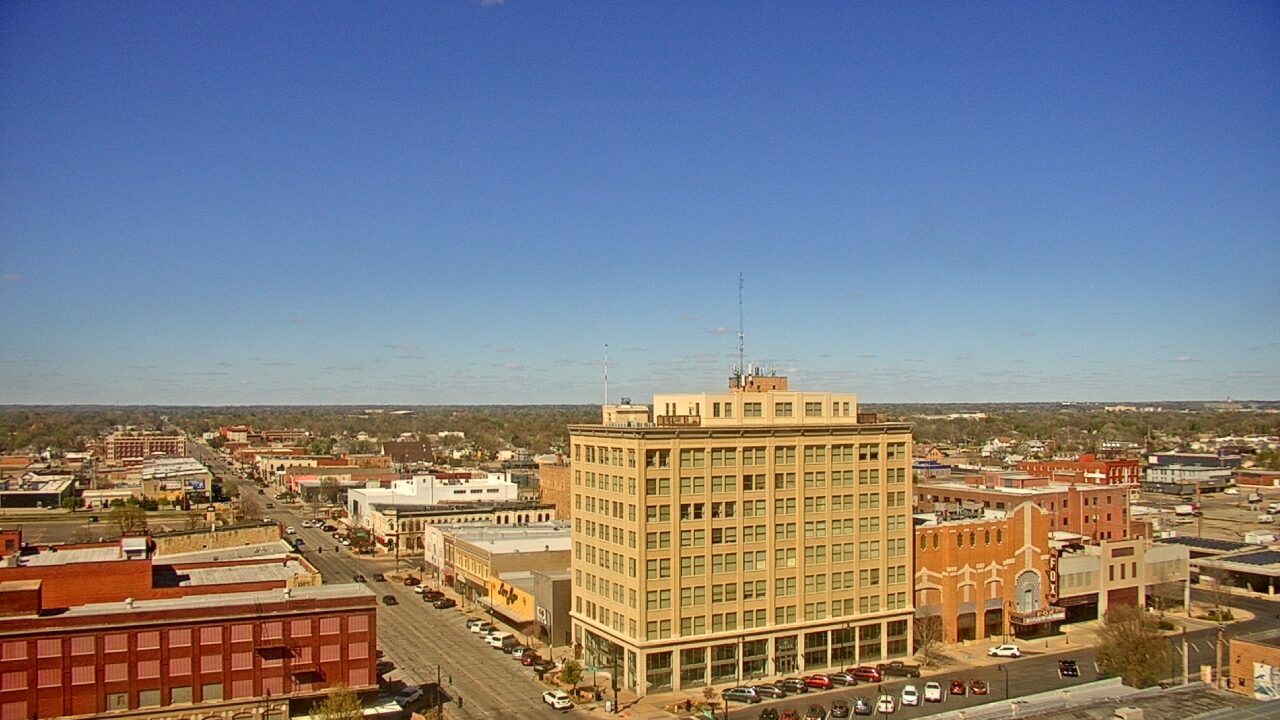 Thumbnail for current weather camera view from First National Bank-Hutchinson in Hutchinson, Kansas