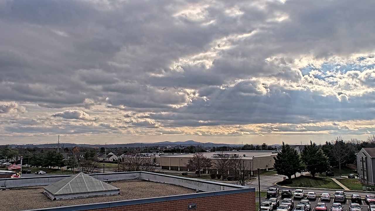 Thumbnail for current weather camera view from Crestwood MS in Ballenger Creek, Maryland