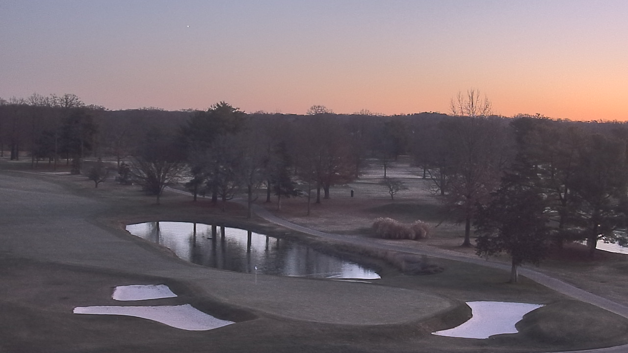 Thumbnail for current weather camera view from International Country Club in Chantilly, Virginia