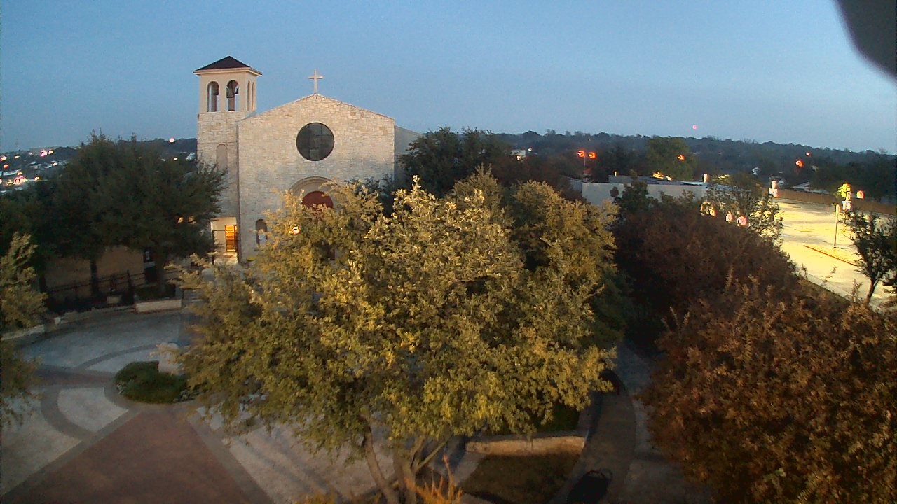 Thumbnail for current weather camera view from Mary Immaculate School in Farmers Branch, Texas