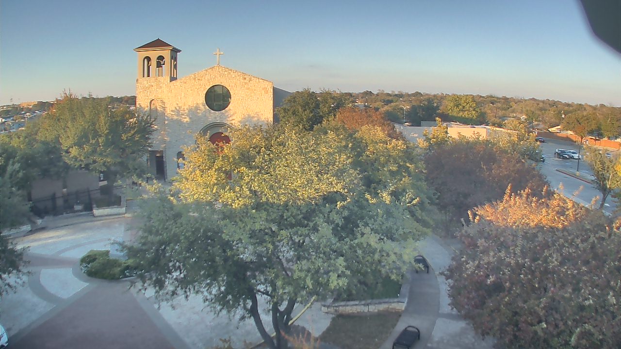 Thumbnail for current weather camera view from Mary Immaculate School in Farmers Branch, Texas