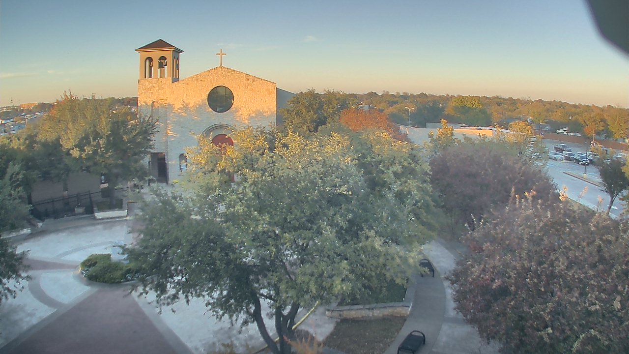 Thumbnail for current weather camera view from Mary Immaculate School in Farmers Branch, Texas