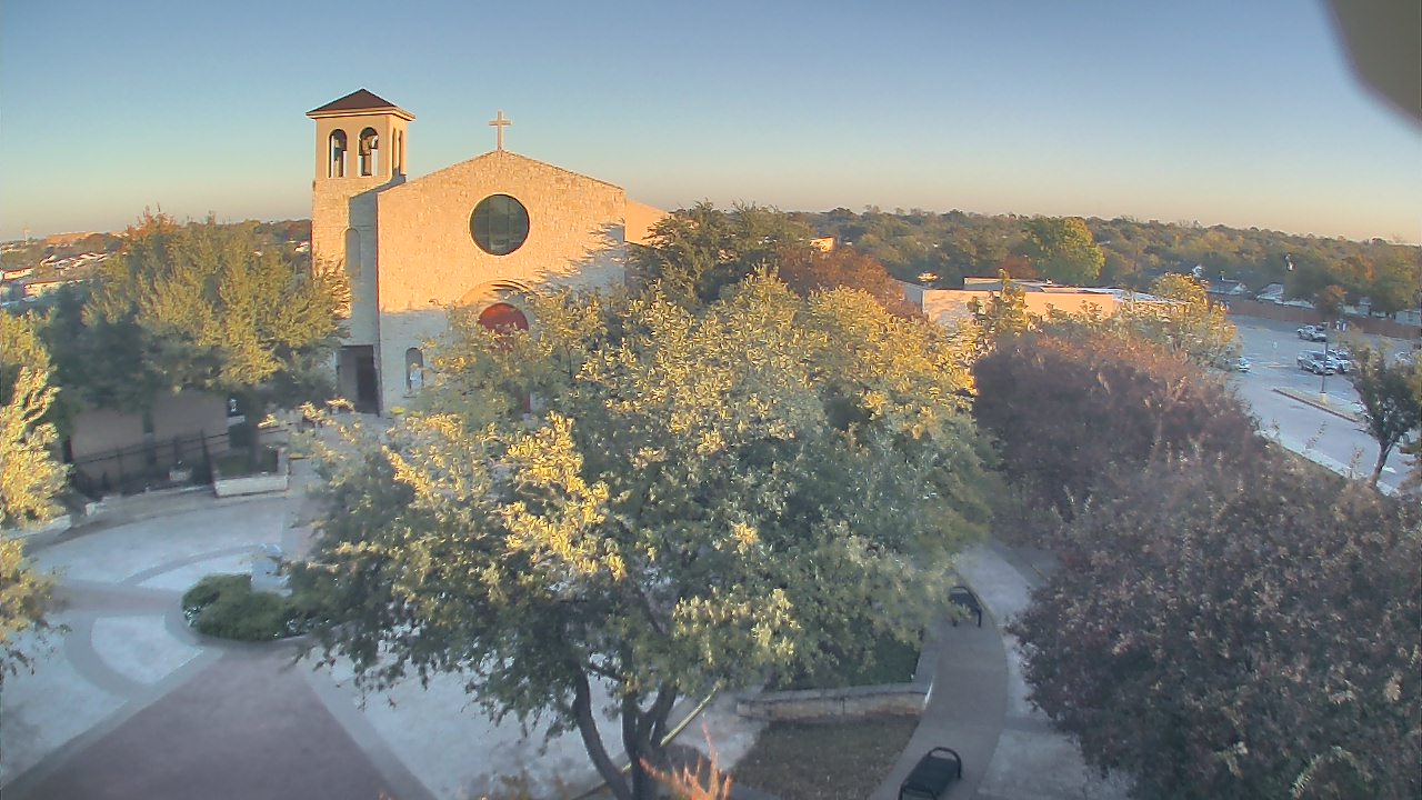 Thumbnail for current weather camera view from Mary Immaculate School in Farmers Branch, Texas