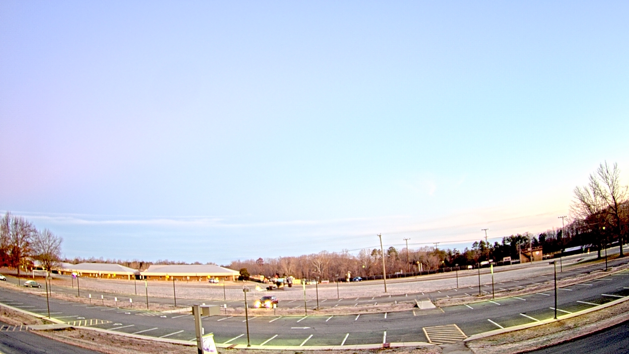 Thumbnail for current weather camera view from Prince Edward MS in Farmville, Virginia