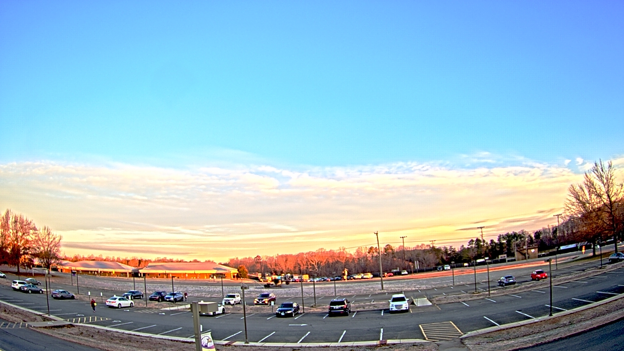 Thumbnail for current weather camera view from Prince Edward MS in Farmville, Virginia