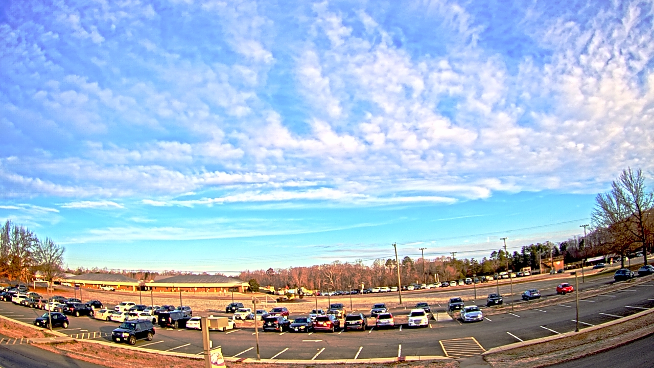 Thumbnail for current weather camera view from Prince Edward MS in Farmville, Virginia