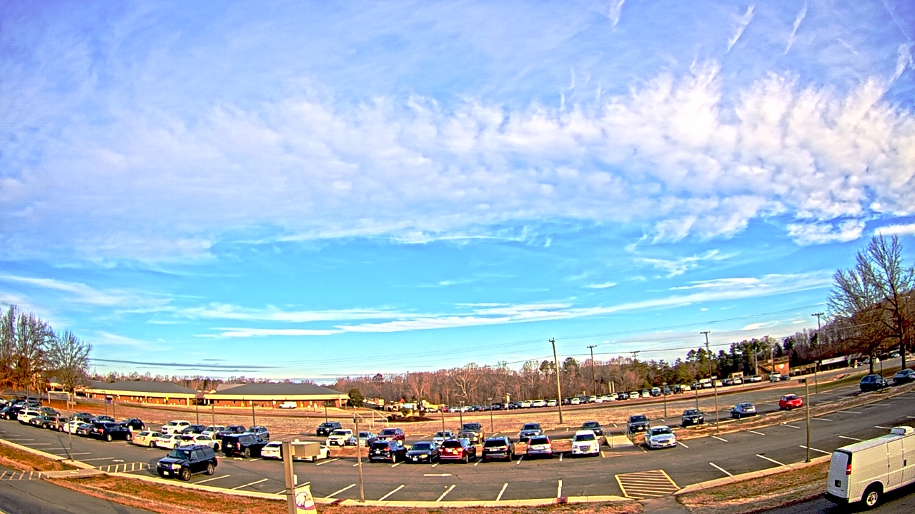 Thumbnail for current weather camera view from Prince Edward MS in Farmville, Virginia