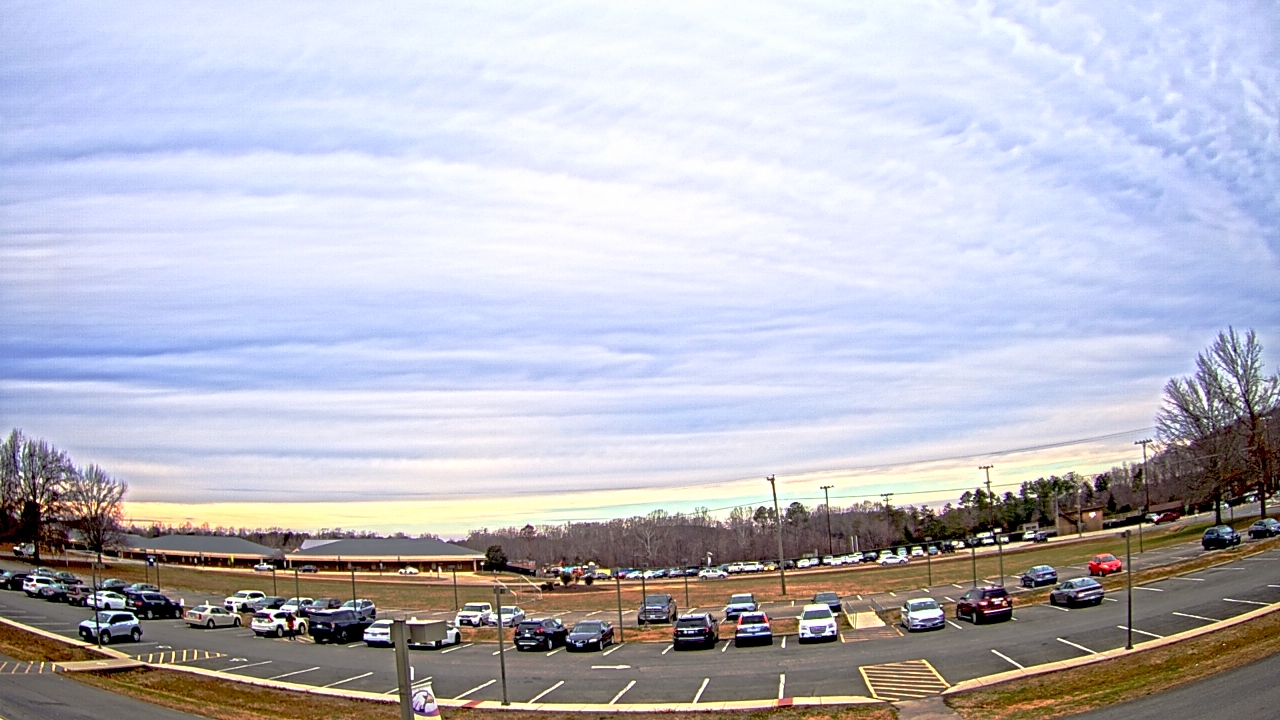 Thumbnail for current weather camera view from Prince Edward MS in Farmville, Virginia