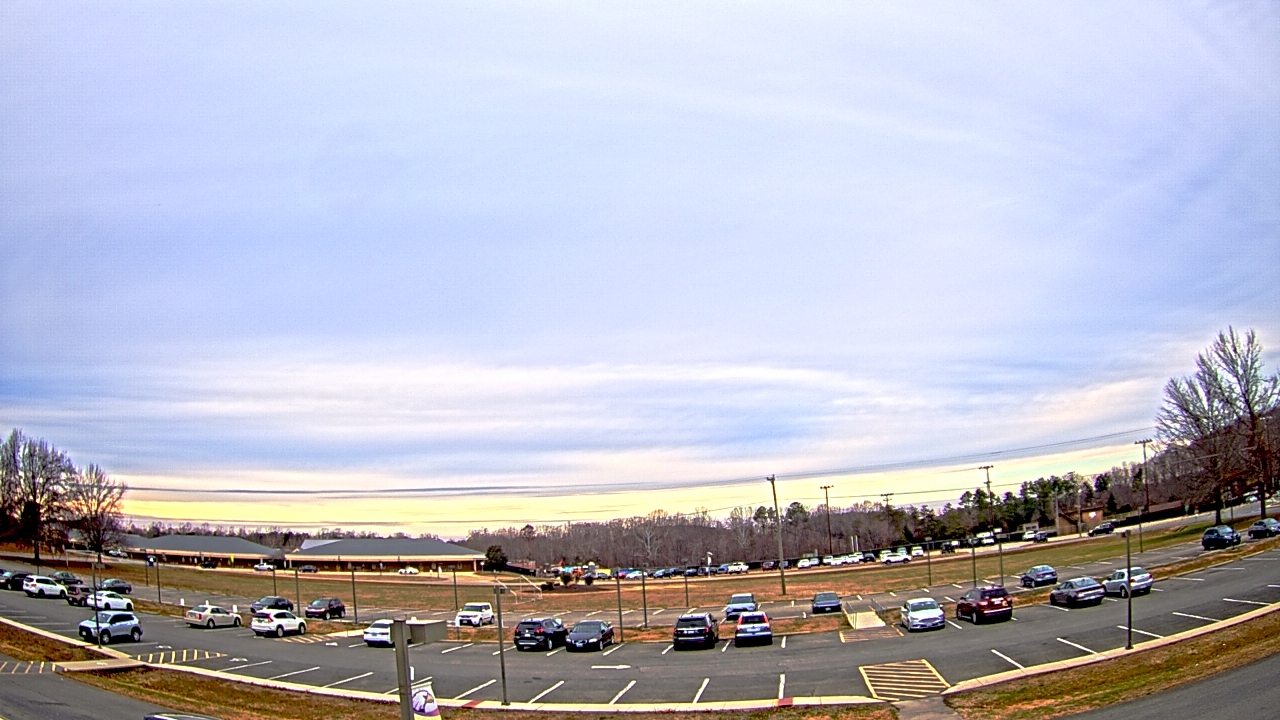 Thumbnail for current weather camera view from Prince Edward MS in Farmville, Virginia