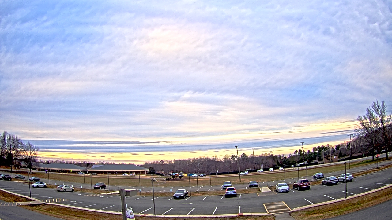 Thumbnail for current weather camera view from Prince Edward MS in Farmville, Virginia