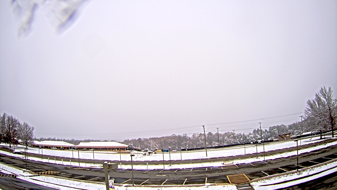 Thumbnail for current weather camera view from Prince Edward MS in Farmville, Virginia