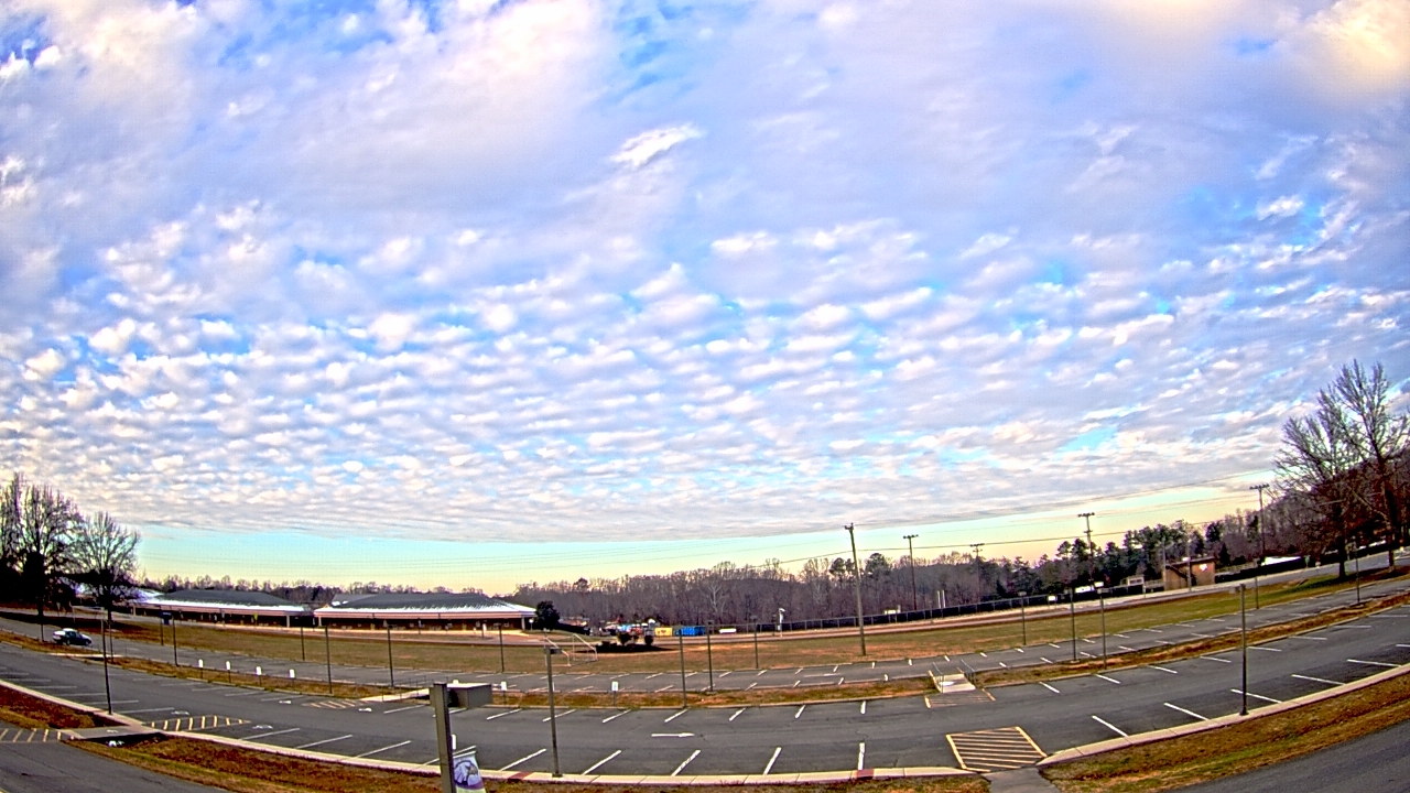 Thumbnail for current weather camera view from Prince Edward MS in Farmville, Virginia