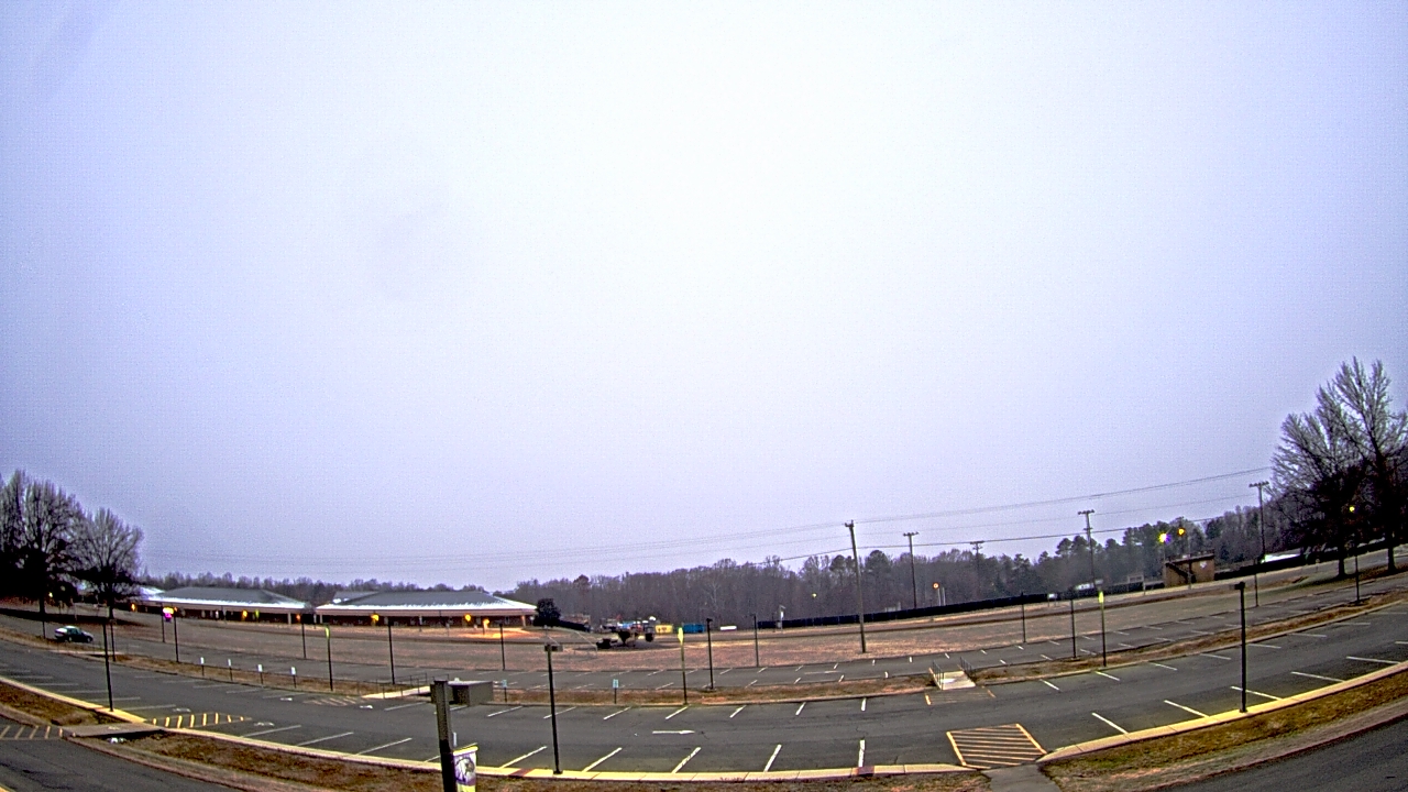 Thumbnail for current weather camera view from Prince Edward MS in Farmville, Virginia