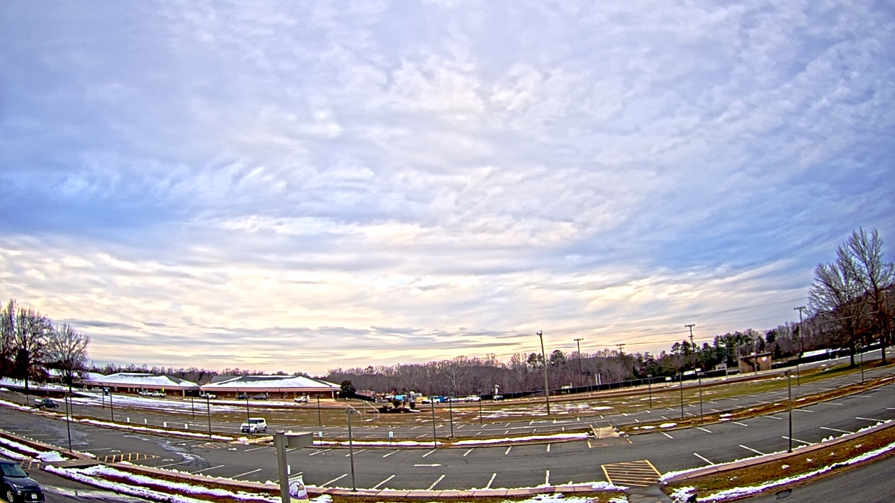 Thumbnail for current weather camera view from Prince Edward MS in Farmville, Virginia