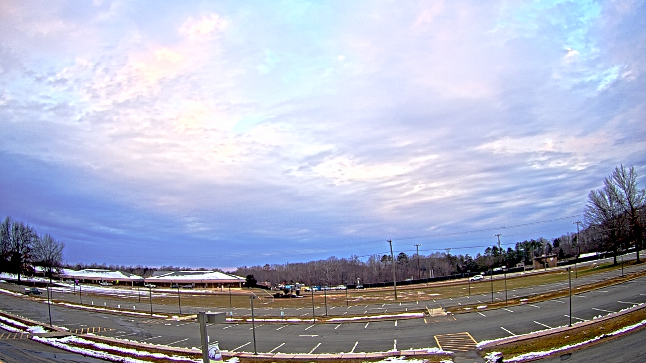 Thumbnail for current weather camera view from Prince Edward MS in Farmville, Virginia