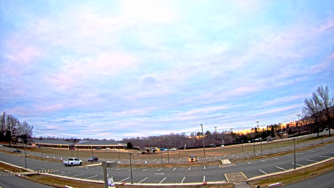 Thumbnail for current weather camera view from Prince Edward MS in Farmville, Virginia