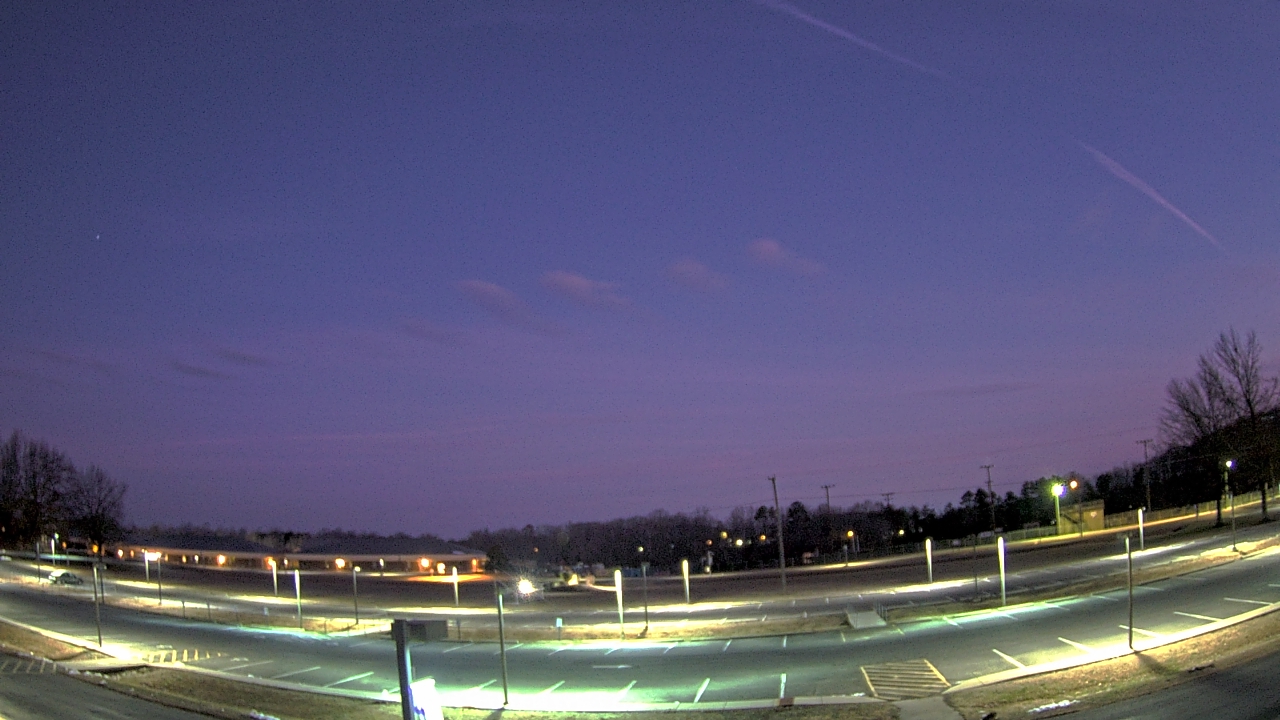 Thumbnail for current weather camera view from Prince Edward MS in Farmville, Virginia