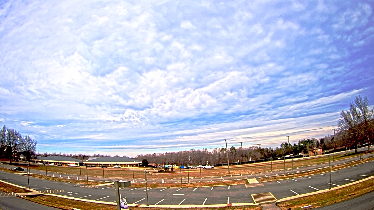 Thumbnail for current weather camera view from Prince Edward MS in Farmville, Virginia