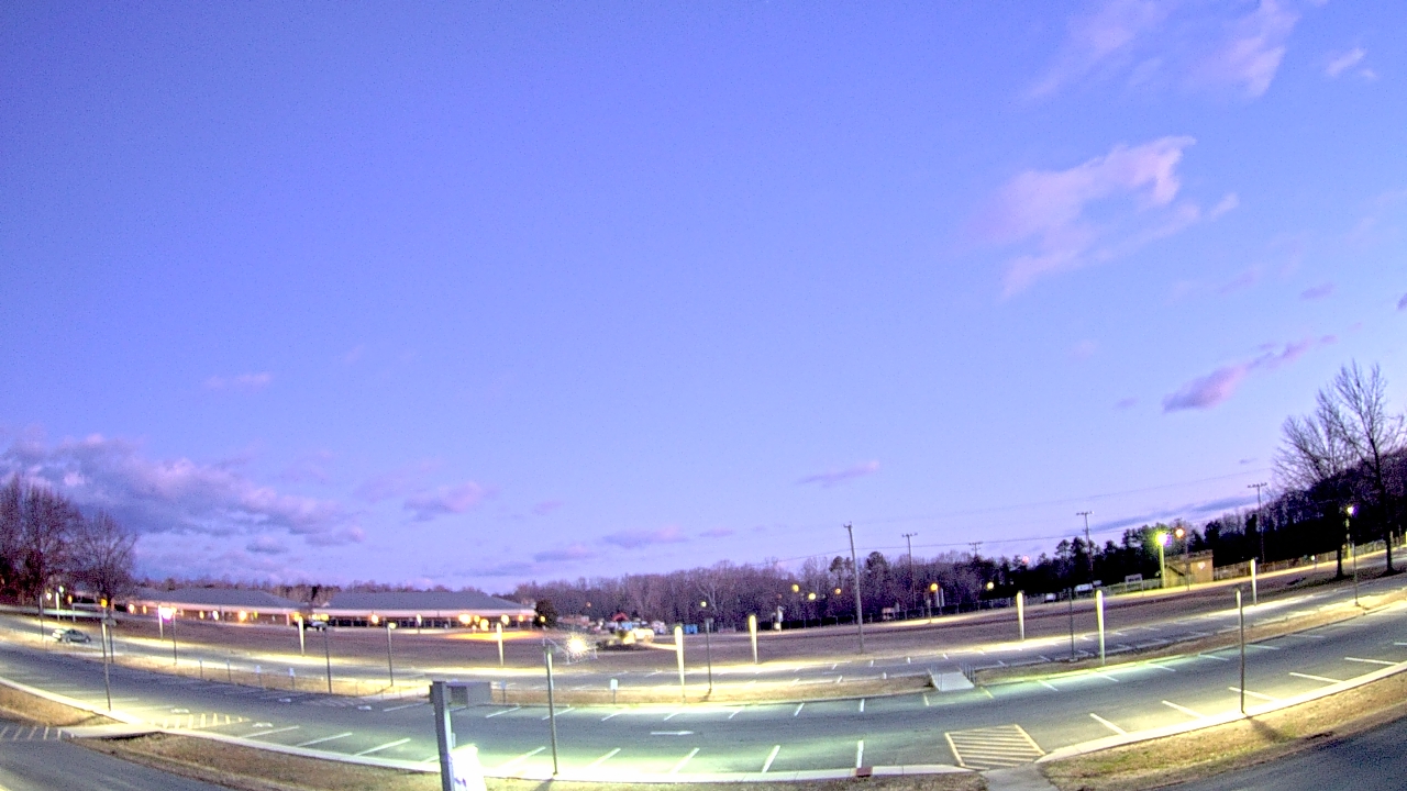 Thumbnail for current weather camera view from Prince Edward MS in Farmville, Virginia