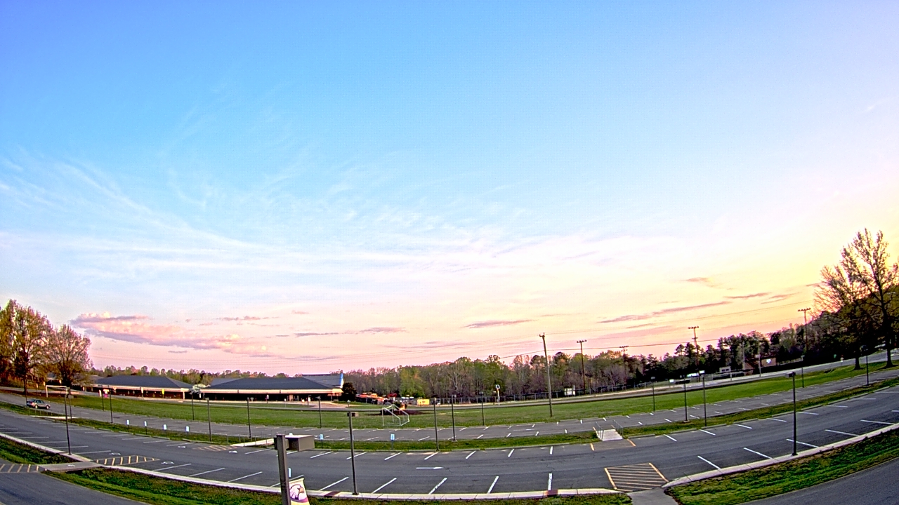 Thumbnail for current weather camera view from Prince Edward MS in Farmville, Virginia