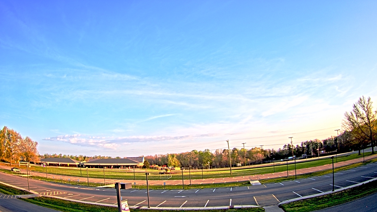 Thumbnail for current weather camera view from Prince Edward MS in Farmville, Virginia