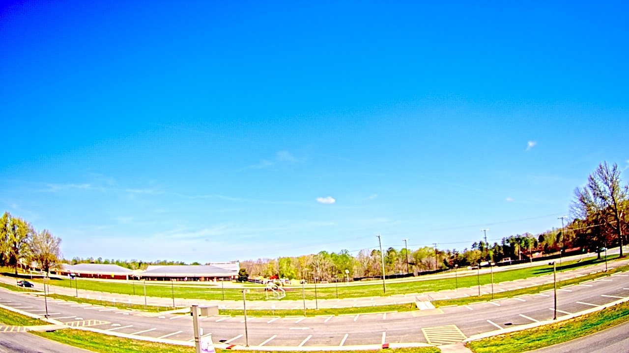 Thumbnail for current weather camera view from Prince Edward MS in Farmville, Virginia