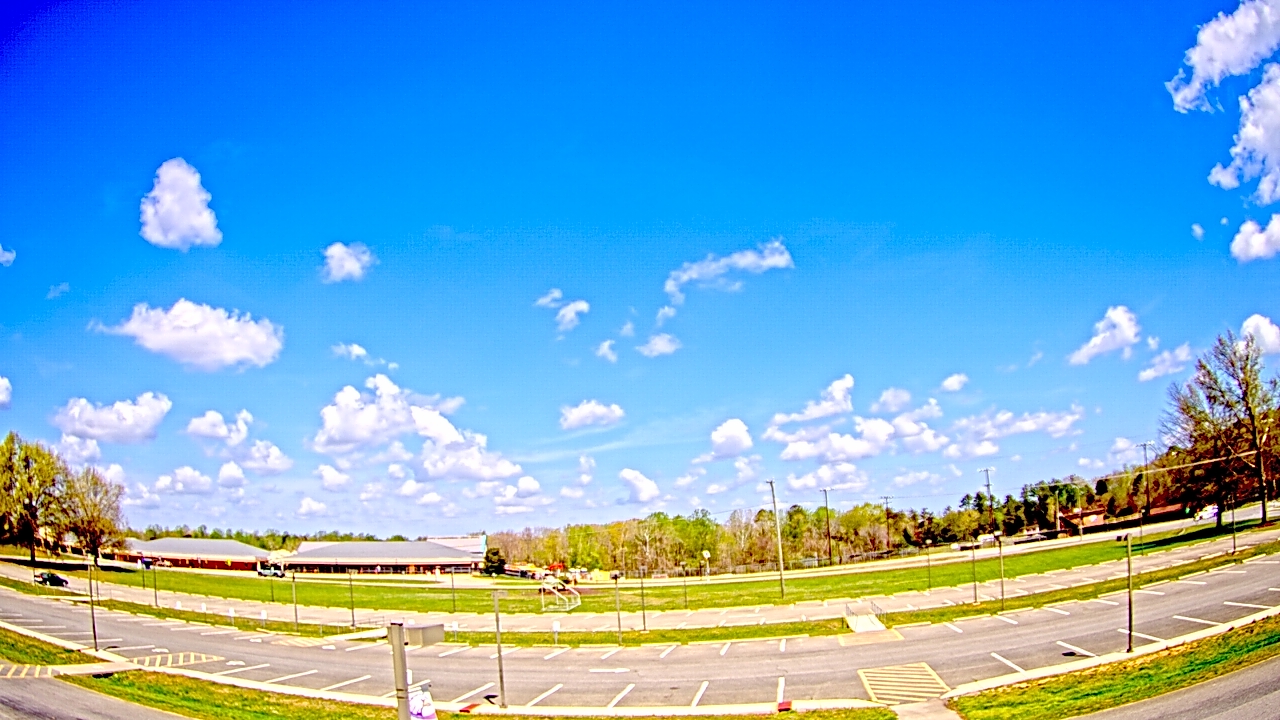 Thumbnail for current weather camera view from Prince Edward MS in Farmville, Virginia