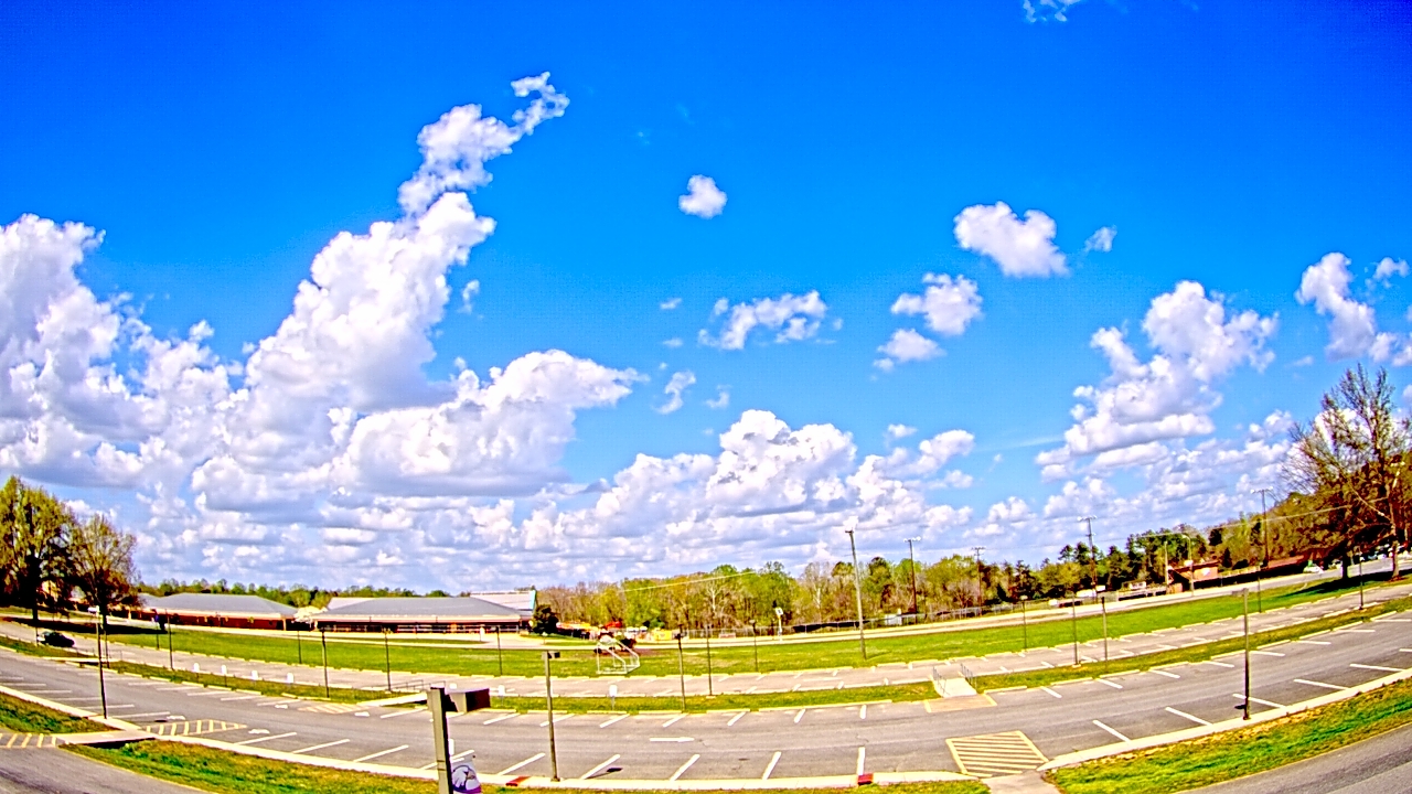 Thumbnail for current weather camera view from Prince Edward MS in Farmville, Virginia