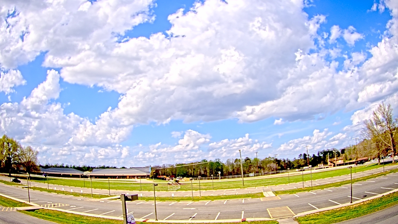 Thumbnail for current weather camera view from Prince Edward MS in Farmville, Virginia