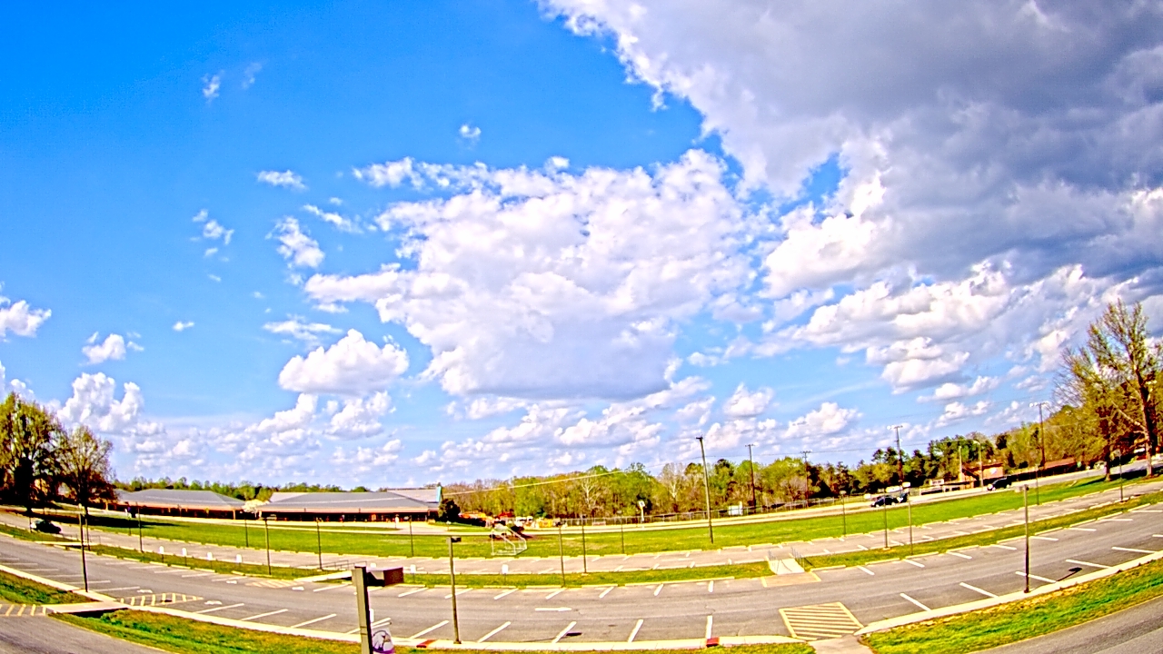 Thumbnail for current weather camera view from Prince Edward MS in Farmville, Virginia