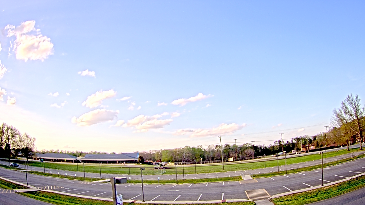 Thumbnail for current weather camera view from Prince Edward MS in Farmville, Virginia