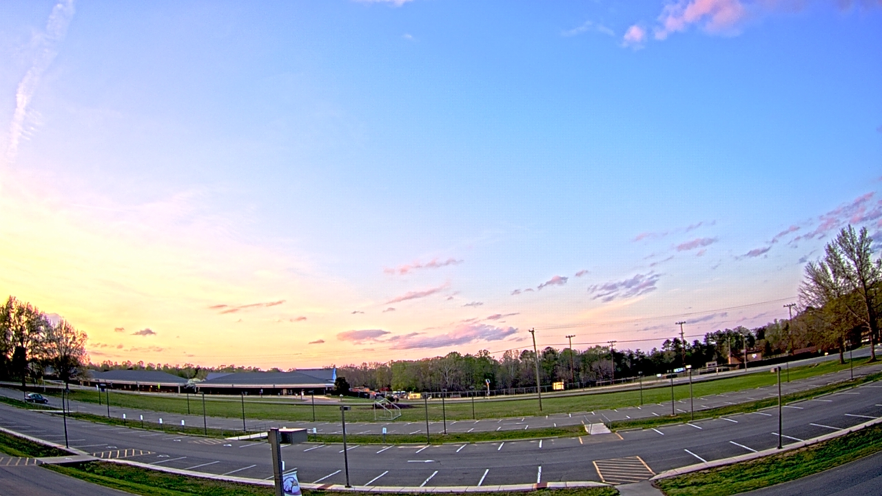 Thumbnail for current weather camera view from Prince Edward MS in Farmville, Virginia