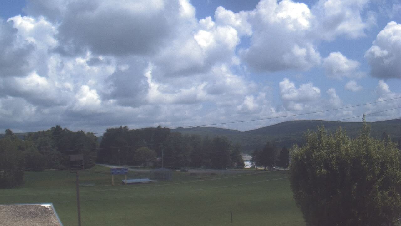 Thumbnail for current weather camera view from Forest City Regional Jr Sr HS in Forest City, Pennsylvania