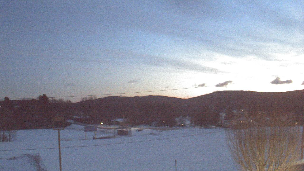 Thumbnail for current weather camera view from Forest City Regional Jr Sr HS in Forest City, Pennsylvania