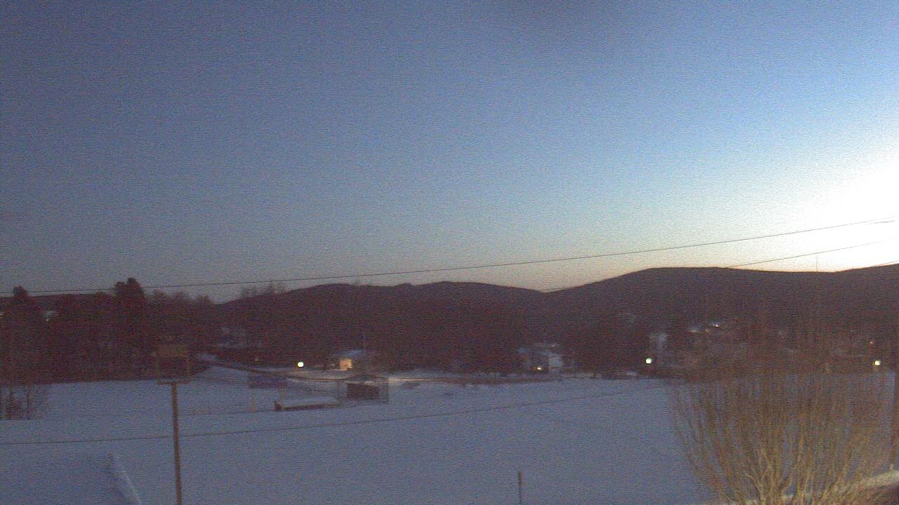 Thumbnail for current weather camera view from Forest City Regional Jr Sr HS in Forest City, Pennsylvania