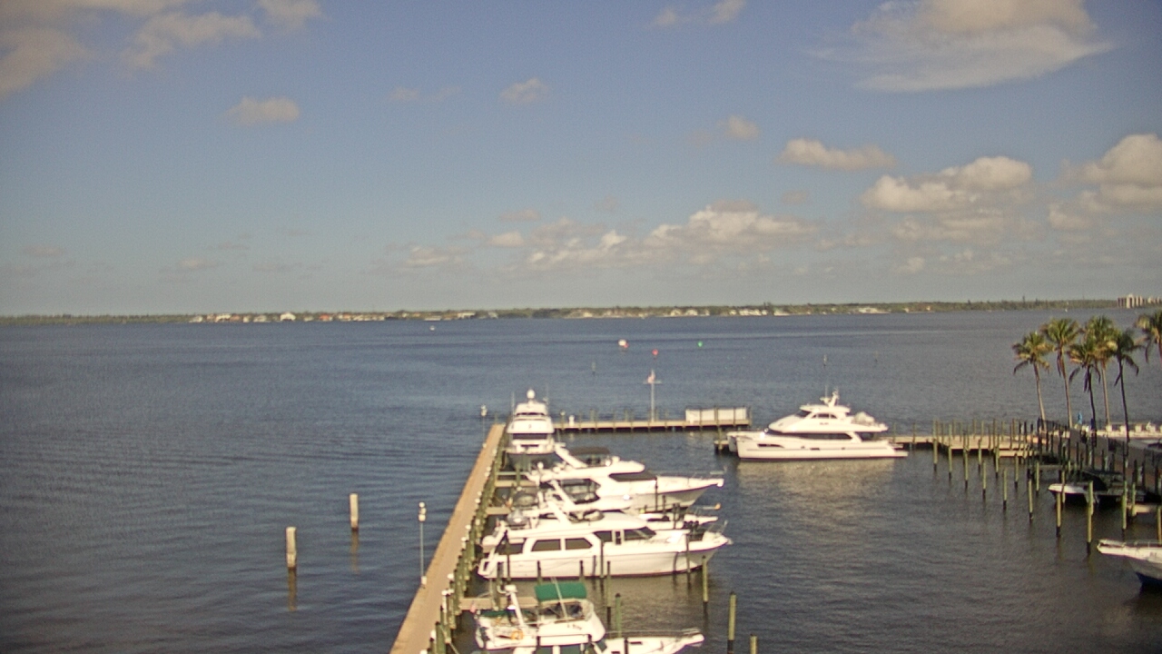 Thumbnail for current weather camera view from Pinchers Marina at Edison Ford in Fort Myers, Florida