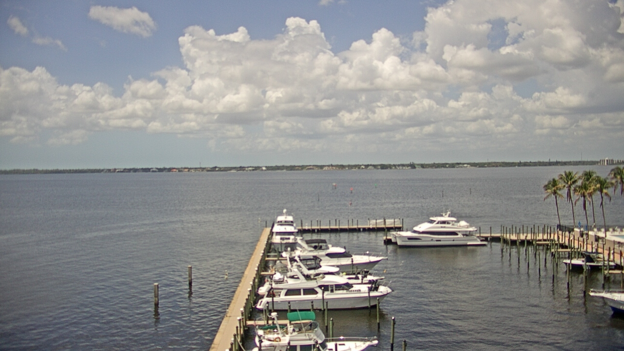 Thumbnail for current weather camera view from Pinchers Marina at Edison Ford in Fort Myers, Florida