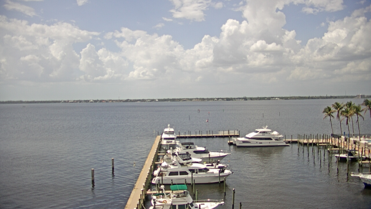 Thumbnail for current weather camera view from Pinchers Marina at Edison Ford in Fort Myers, Florida