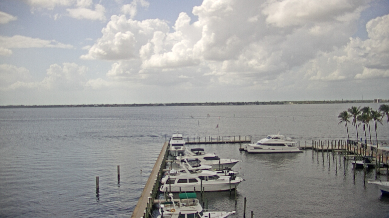 Thumbnail for current weather camera view from Pinchers Marina at Edison Ford in Fort Myers, Florida