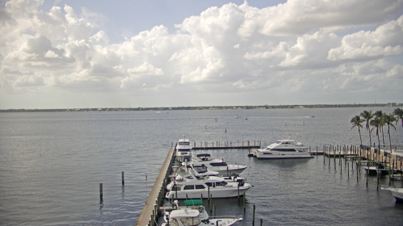 Thumbnail for current weather camera view from Pinchers Marina at Edison Ford in Fort Myers, Florida