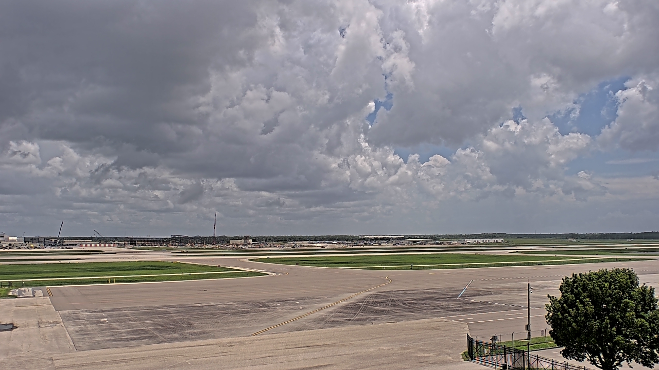 Thumbnail for current weather camera view from PrivateSky (R) Aviation Services Inc. in Fort Myers, Florida