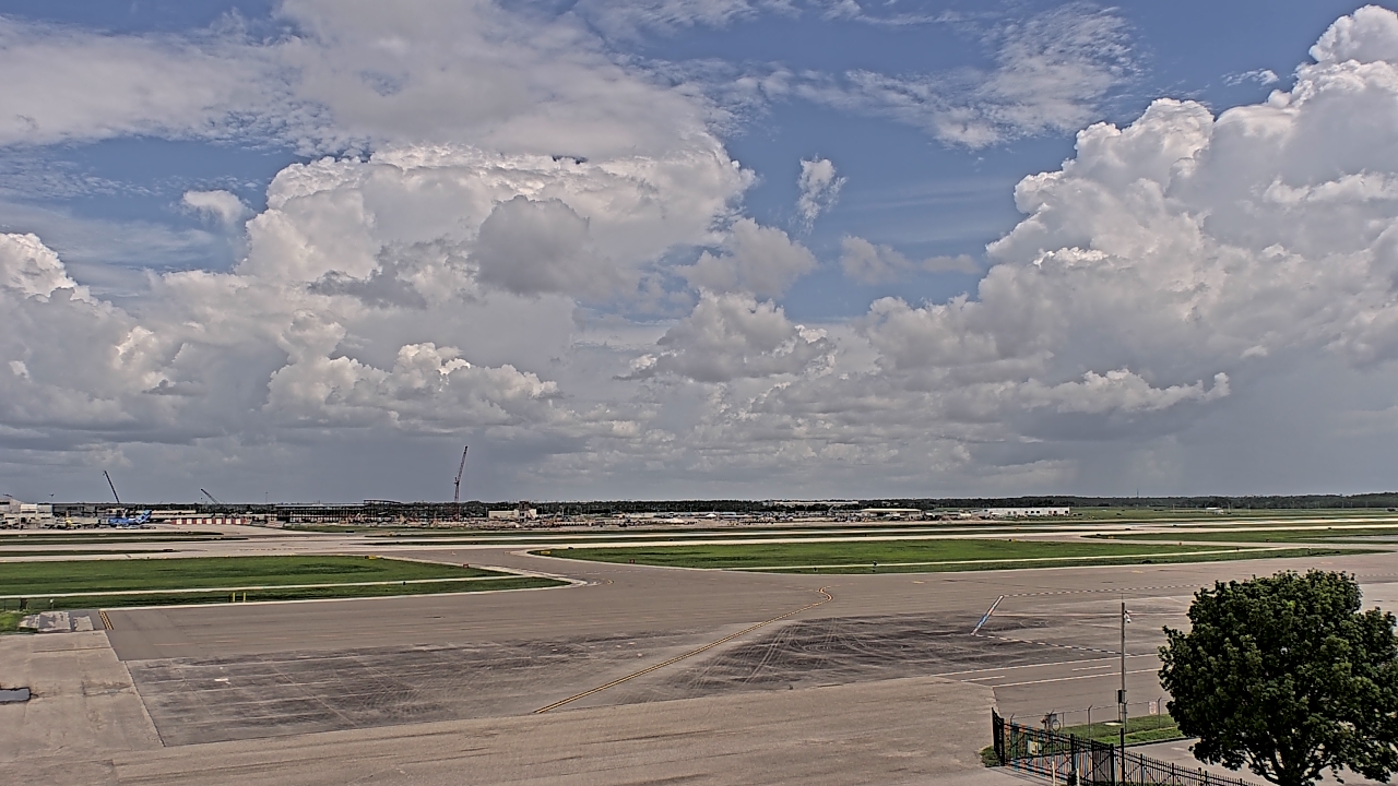 Thumbnail for current weather camera view from PrivateSky (R) Aviation Services Inc. in Fort Myers, Florida