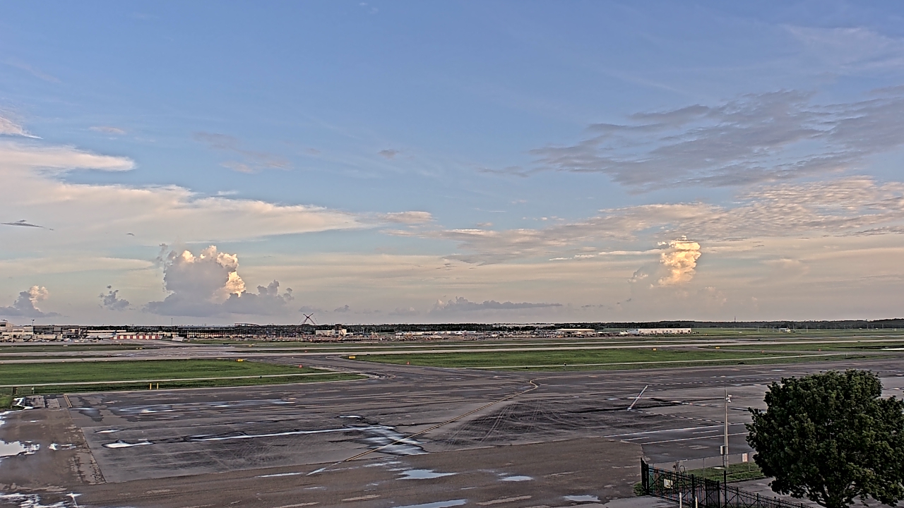 Thumbnail for current weather camera view from PrivateSky (R) Aviation Services Inc. in Fort Myers, Florida