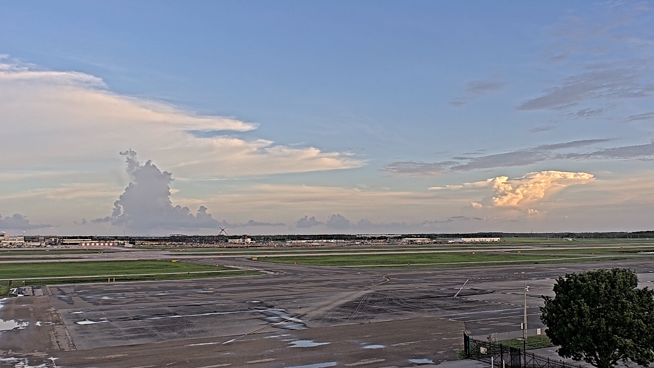 Thumbnail for current weather camera view from PrivateSky (R) Aviation Services Inc. in Fort Myers, Florida