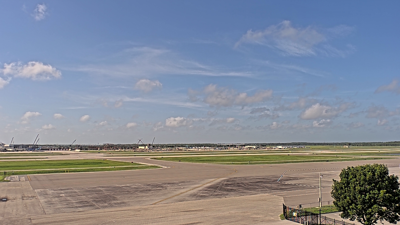 Thumbnail for current weather camera view from PrivateSky (R) Aviation Services Inc. in Fort Myers, Florida